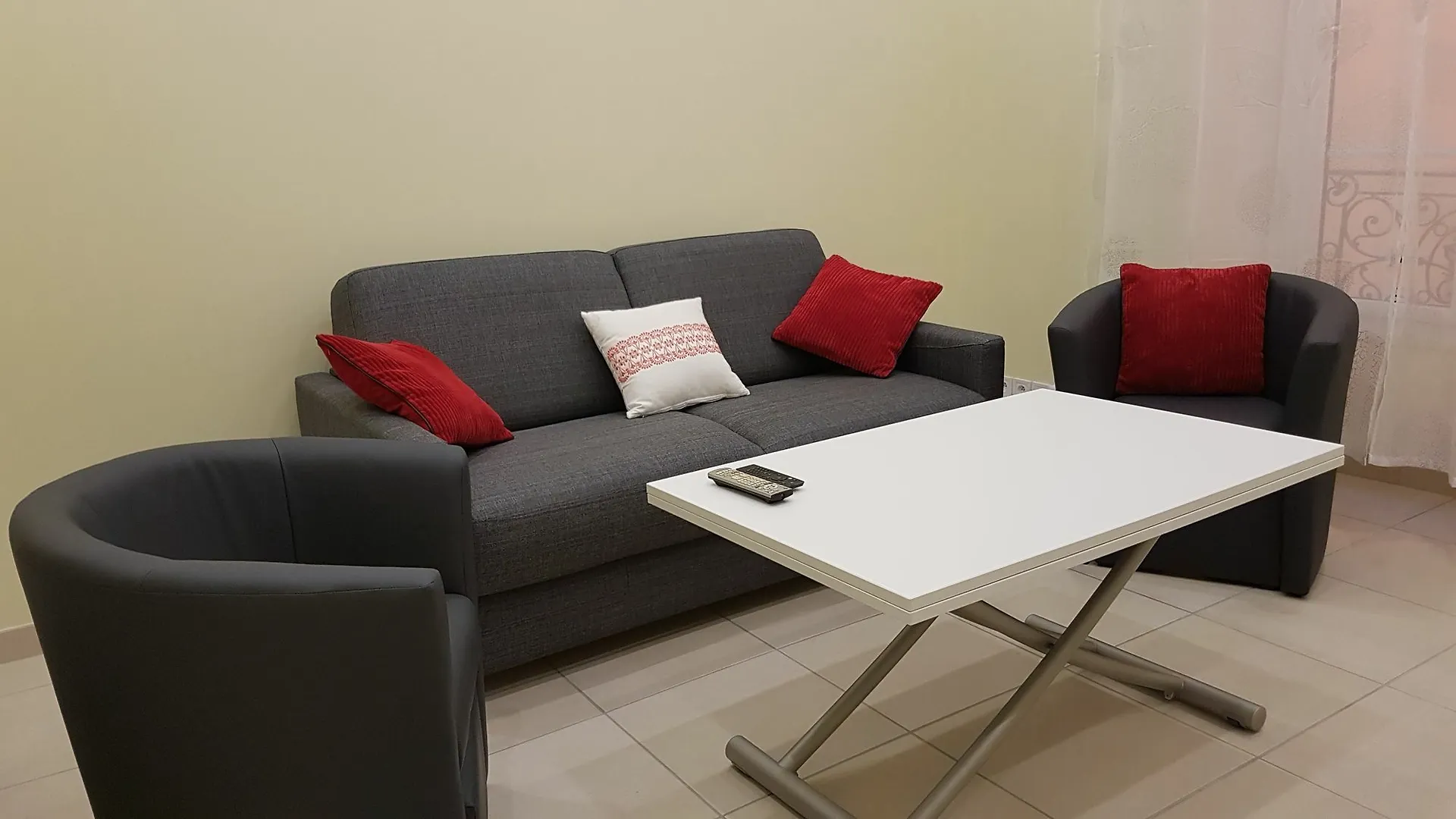 Republic Boulevard Center Beausoleil Apartment