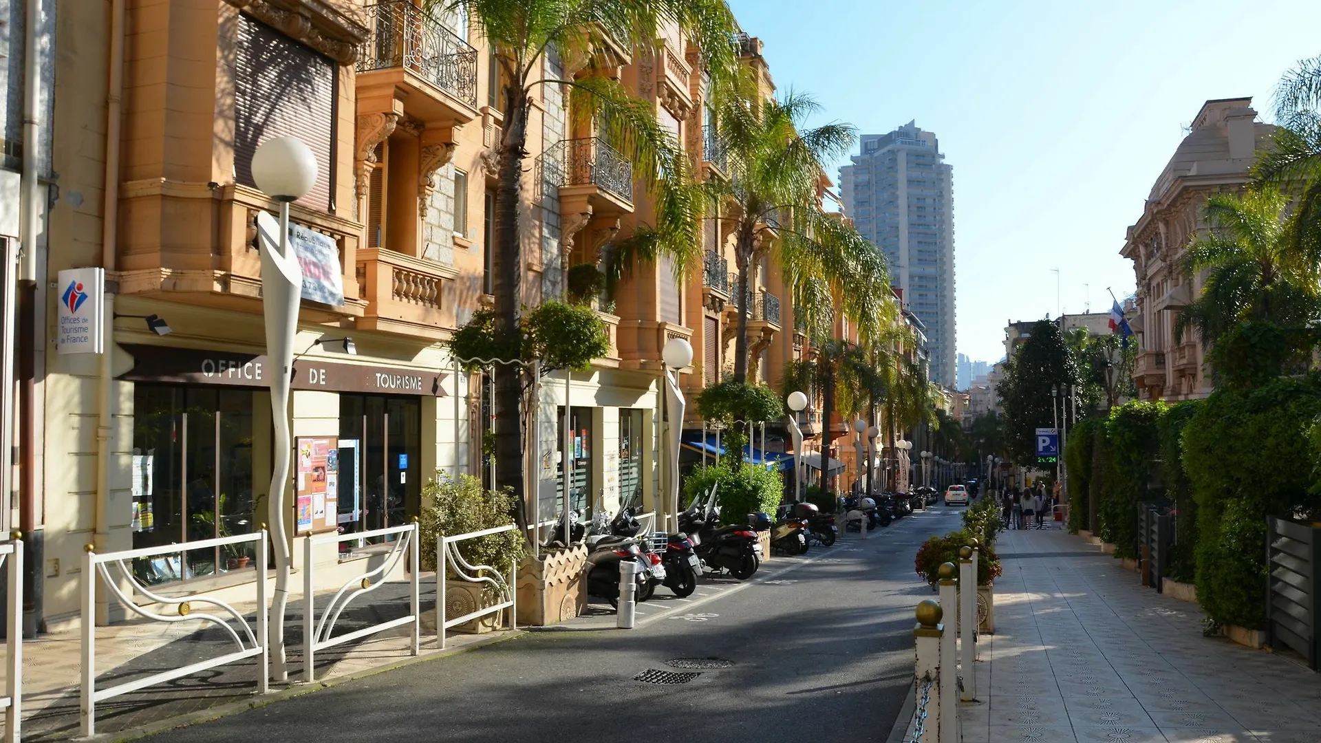 Republic Boulevard Center Beausoleil