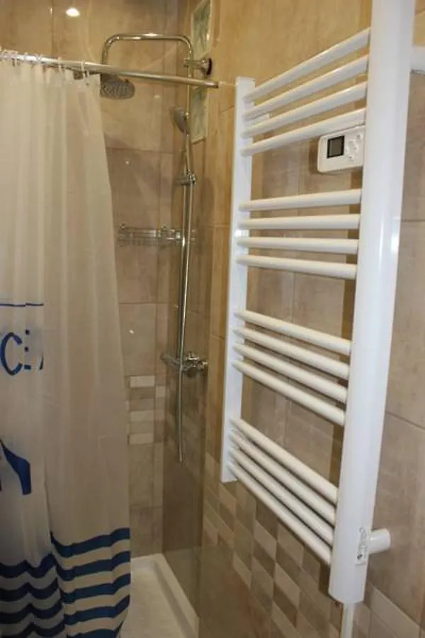 Republic Boulevard Center Beausoleil Francie